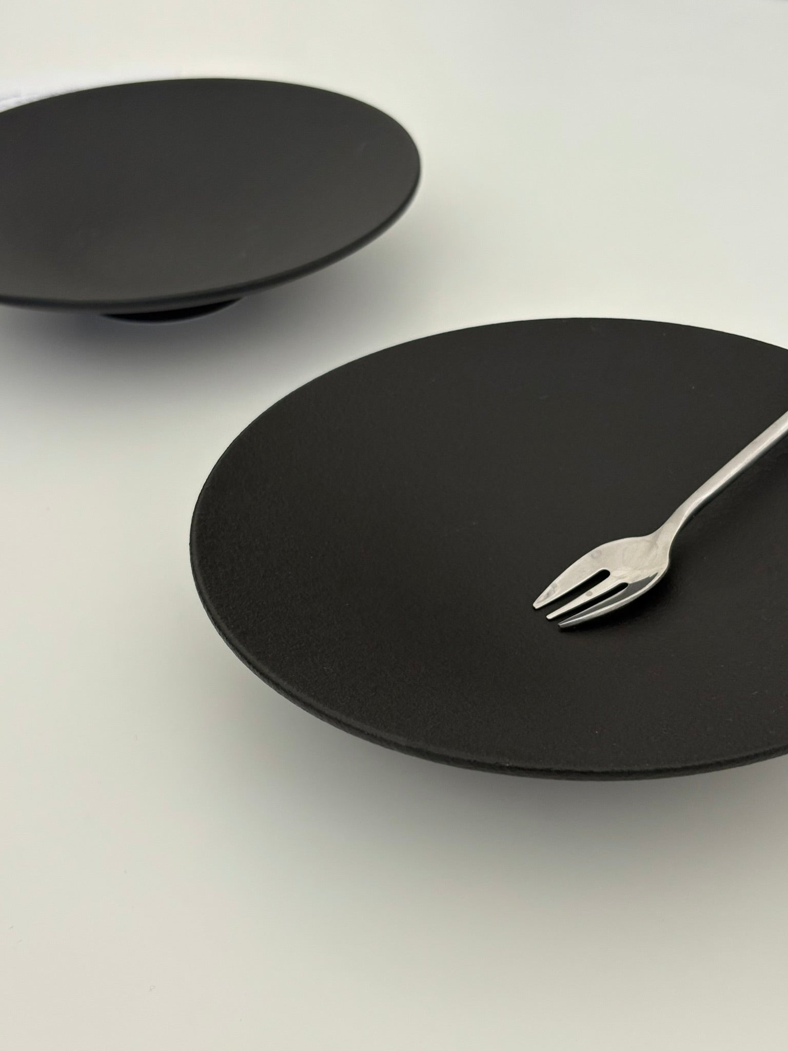 Nubo Matt Plate - Black