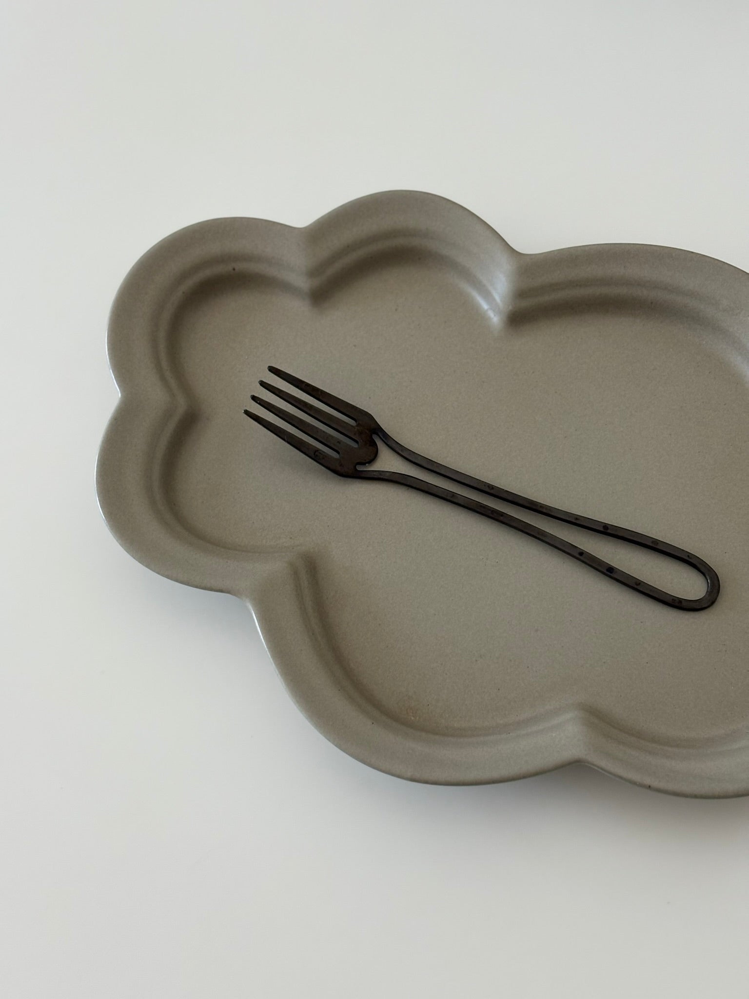 Soft Kumo Plate – Beige